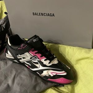 Balenciaga SZ 10 drive sneaker Pink Black & Beige accents. Limited edition.rare